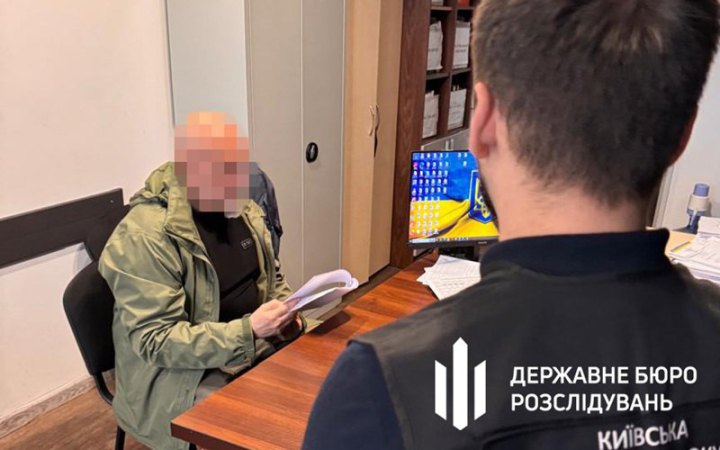 ДБР: Посадовці військової частини на Київщині приховали самогубство солдата, щоб його родичі отримали 15 млн гривень