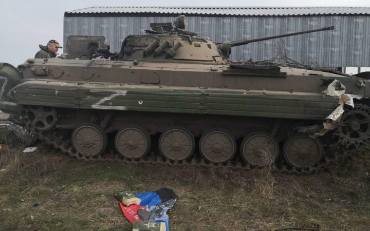 Росіяни знищують власну техніку, щоб видати за українську: «ждут фото пушек, минометов, пулеметов, кровищи и всей х*йни»