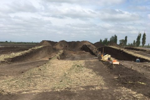 В Кировоградской области во время ремонта дороги на Николаев раскопали курган эпохи бронзы 