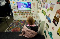 Сьогодні, вперше після початку великої війни, у поїзді Інтерсіті+ знову запрацював дитячий кінотеатр