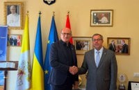 Посол України при Святому Престолі вручив президентську нагороду "Золоте серце" громадському діячеві Алессандро Де Біязе