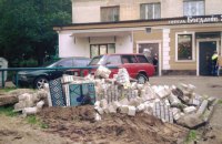 Нам своє робить