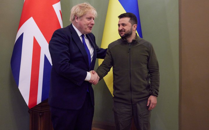 Зеленський обговорив із Джонсоном оборонну підтримку України