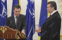 Януковича официально пригласили на саммит НАТО