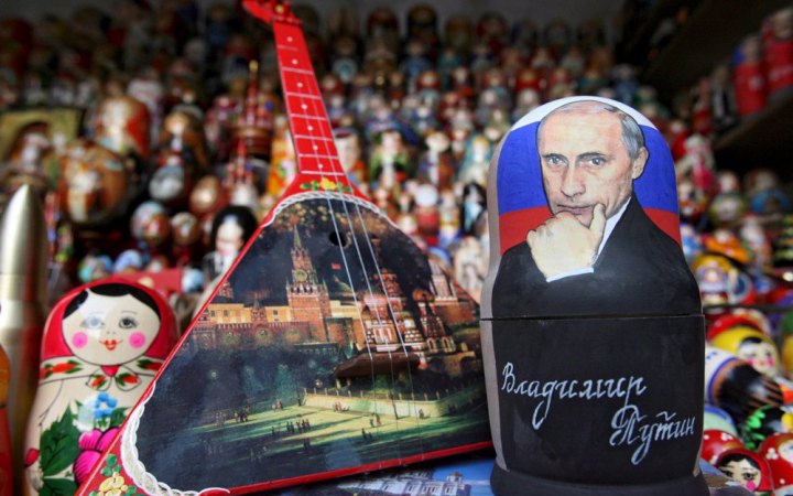 На окуповані території України почали звозити російських "агітаторів"
