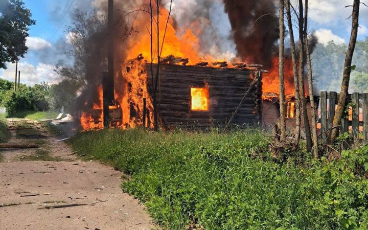 Ворог вдарив по селу Мощенка на Чернігівщині, поранена дитина