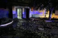 Уночі Росія атакувала багатоповерхівку та припортову інфраструктуру в Одеській області. Є поранені