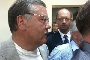 Гриценко не понимает, почему Яценюк не хочет выгонять из НУ-НС "тушек"