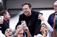 Маск планує включити рекламу у відповіді чат-бота X зі штучним інтелектом