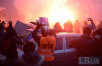 Одного з операторів поранили на Грушевського з вогнепальної зброї