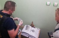 Ще три топчиновники Одеської митниці "погоріли" на хабарях 
