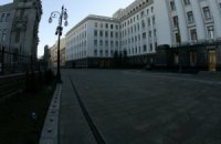 Водитель Mercedes пытался наехать на милиционеров возле АП