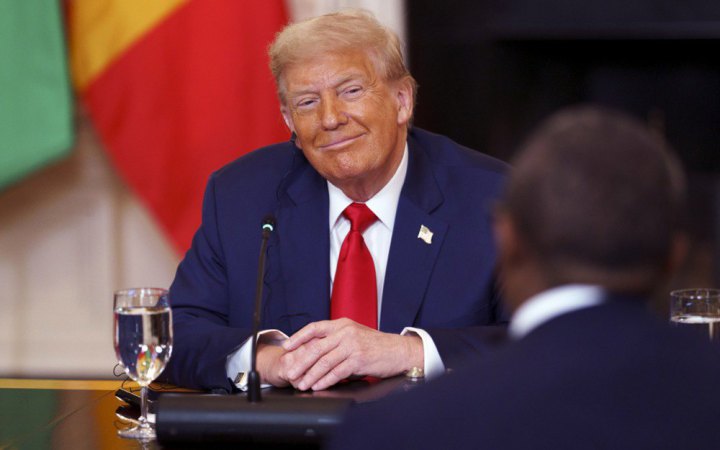 Камбоджа висуне Дональда Трампа на Нобелівську премію миру