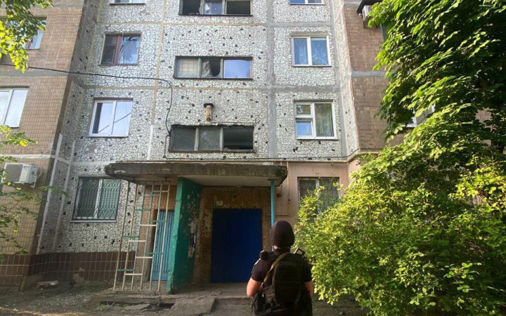 У Слов'янську на Донеччині ворог вдарив по багатоповерхівці