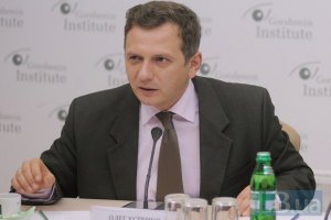 Эксперт констатирует смягчение курсовой политики НБУ