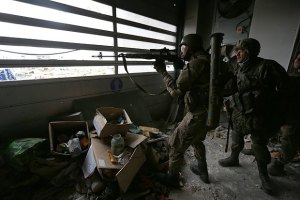 В донецком аэропорту разрушены оба терминала, - СНБО