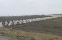 У Криму окупанти залучають осіб із залежностями до будівництва фортифікаційних споруд