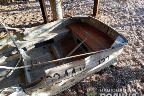 В Одесской области яхта переехала лодку с двумя рыбаками на борту