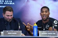 Промоутер Джошуа заявив, що британцю простіше було віддати пояс WBO без бою, щоб не зустрічатись з Усиком