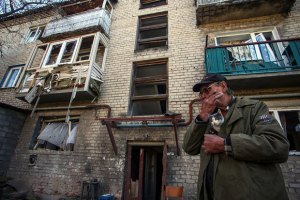 В Луганской области при попадании снаряда погиб человек, еще двое ранены