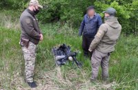 На Луганщині затримали двох чоловіків із 2 тисячами рапір для фехтування