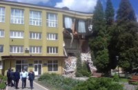 ​В Коломые обвалился корпус экономико-правового колледжа
