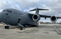 До України прибув літак з військовою допомогою від британців