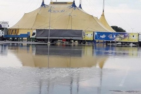 В Одесі сильна злива затопила вулиці