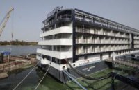 На набережной Киева остался всего один плавучий отель