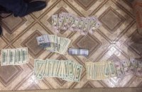 СБУ поймала на взятке главного инспектора таможенного поста "Херсон-порт"