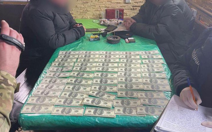 На Черкащині за 5 500 доларів адвокат із спільником обіцяли "відмазати" військового від служби, – прокуратура