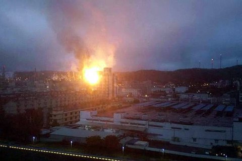 На Тайване взорвался нефтеперерабатывающий завод