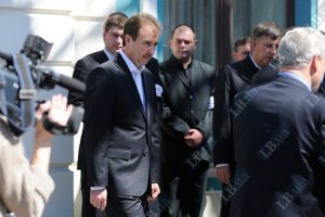 В Киеве вокруг НСК "Олимпийский" обновляют фасады зданий