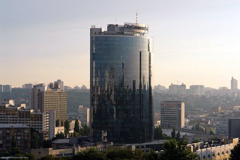 Столар купил киевский бизнес-центр "Парус"