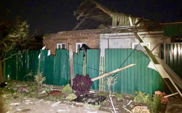 Унаслідок ворожих обстрілів Дніпропетровщини пошкоджені багатоповерхівки, школи, підприємства і училище