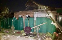 Унаслідок ворожих обстрілів Дніпропетровщини пошкоджені багатоповерхівки, школи, підприємства і училище