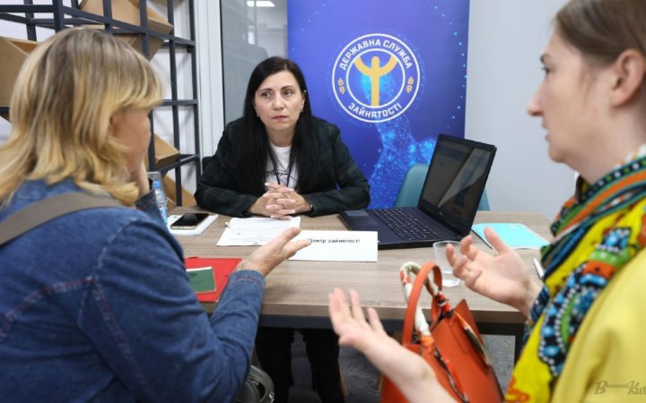 Попри війну в Україні зменшується кількість офіційних безробітних