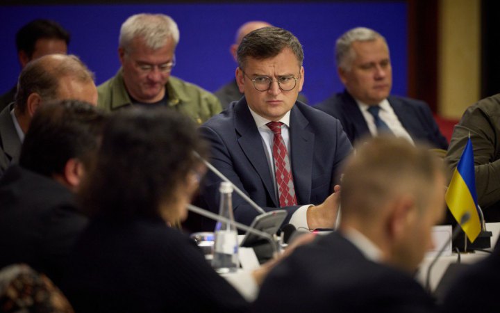 Створення правового механізму передачі заарештованих активів РФ полегшить життя всім, – голова МЗС