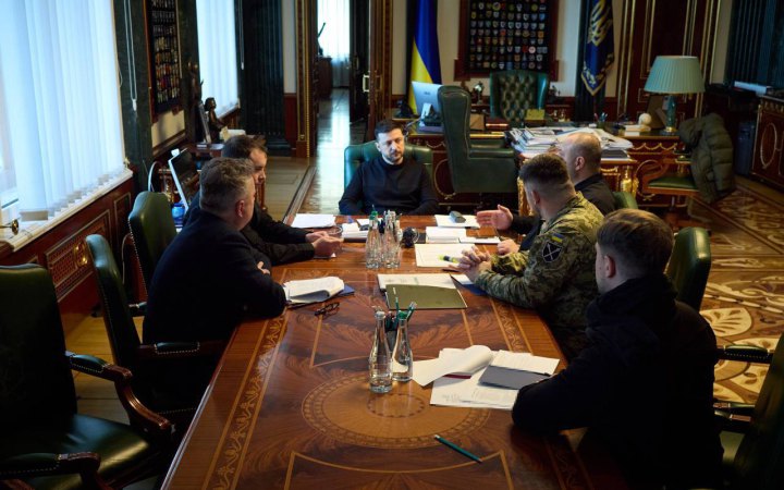 Зеленський після наради з переговорною групою в ОАЕ: "Війну треба завершувати"