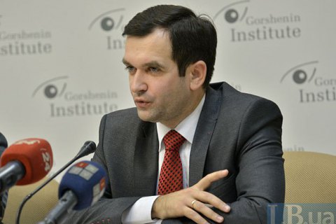 Гройсман поручил Пенсионному фонду повысить пенсии военных с 1 января