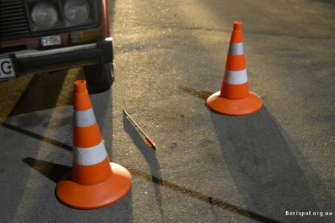 В Борисполе женщину ранили стрелой из арбалета