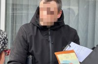 Експрацівника військкомату разом з сином викрили на переправленні призовників через кордон