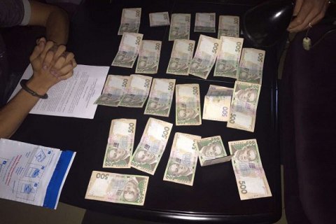 Сотрудника ГосЧС поймали на взятке в Николаевской области