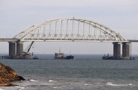 Украина готовит еще один проход судов через Керченский пролив с привлечением международных партнеров, - Турчинов
