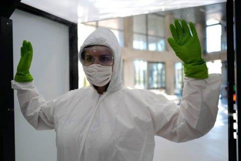 "Влада" Севастополя заявила про спалах COVID-19 серед робітників, які будують медцентр для інфікованих