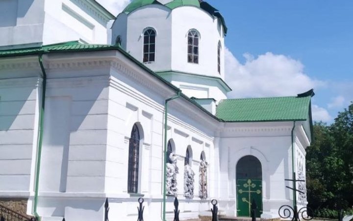 Росія вдарила по центру Торецька. Загинули вісім людей, пʼятеро поранені (оновлено)