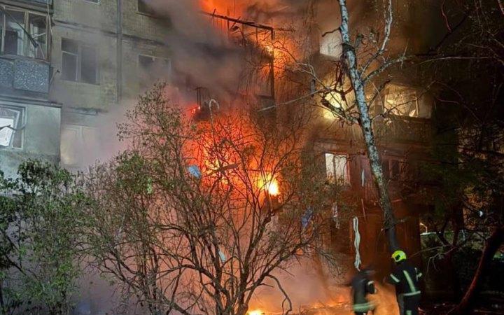 Росіяни атакували Київ безпілотниками: є влучання у житловий будинок (оновлено)