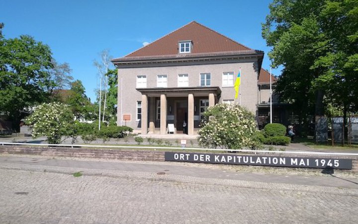 Німеччина не поспішає позбуватися радянських меморіалів, на противагу країнам Балтії, – Bloomberg