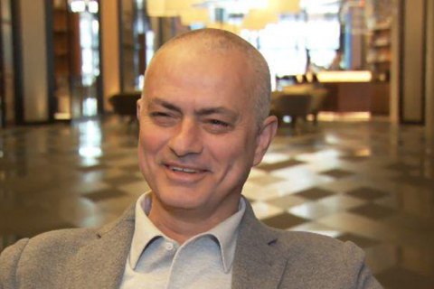 Моуриньо рассказал, что заставило его постричься налысо