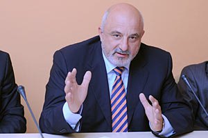 ЗСТ с ЕС позволило бы вытянуть экономику Украины, - Плачков